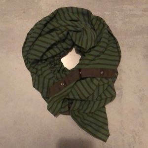 Lululemon Vinyasa scarf moss green striped